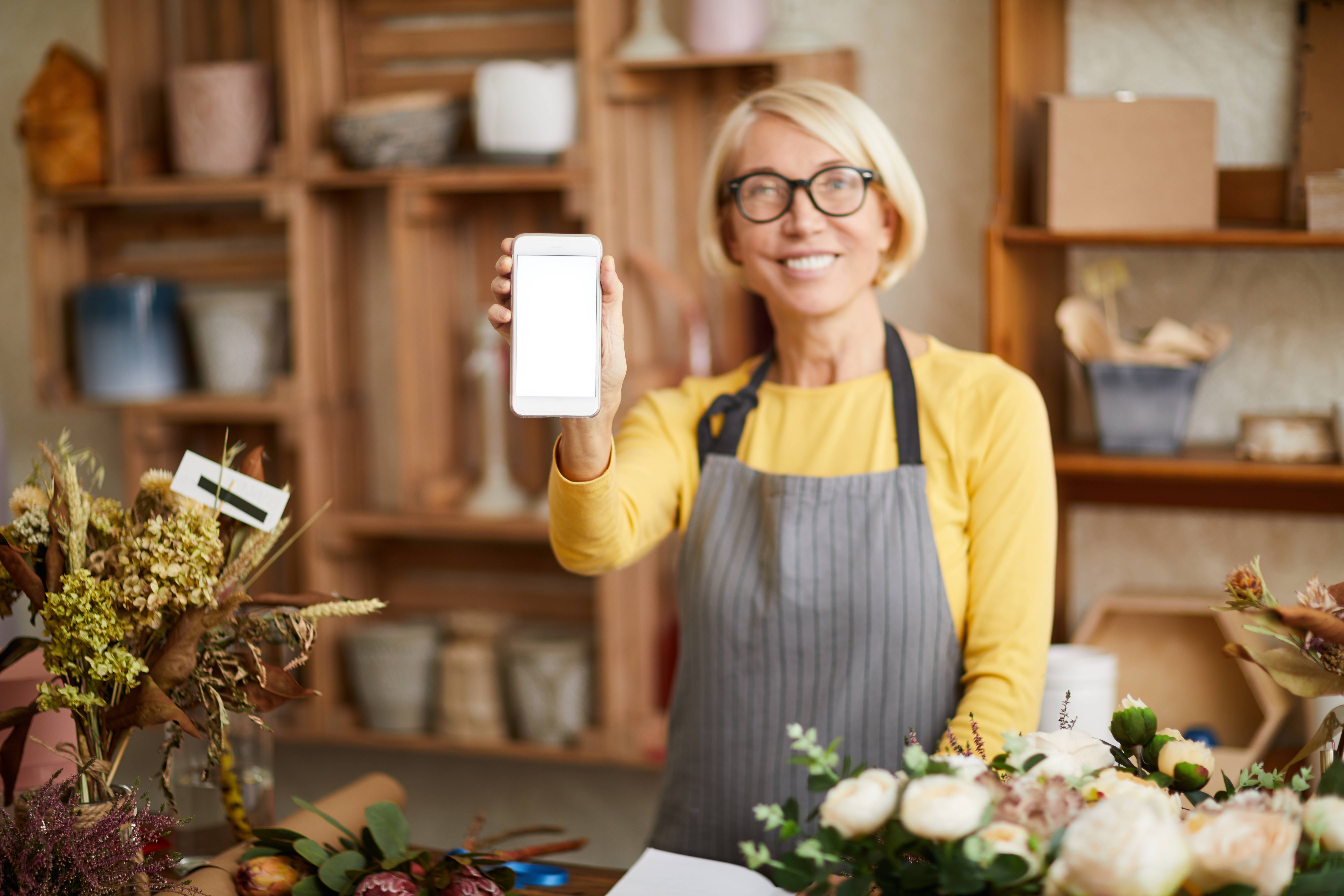 BigCommerce Mobile App Review: Features, Pros & Cons