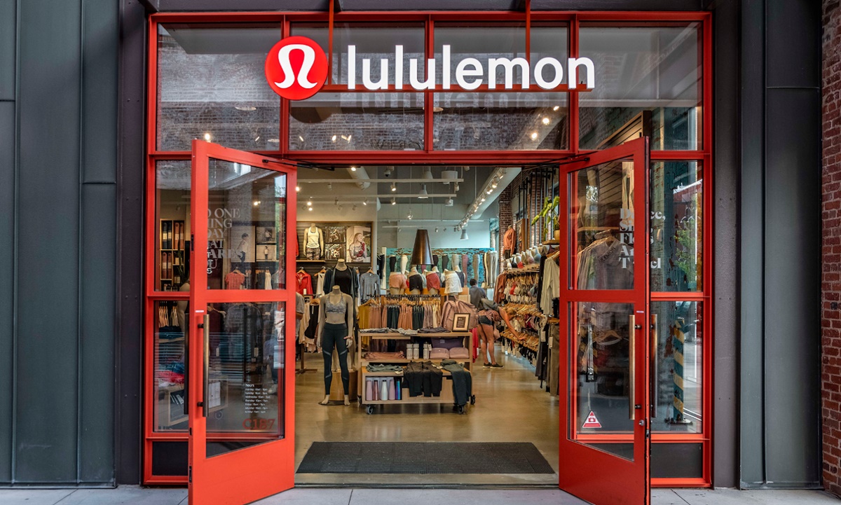 Canadiana Inspires a Lululemon Shop in Edmonton - Azure Magazine
