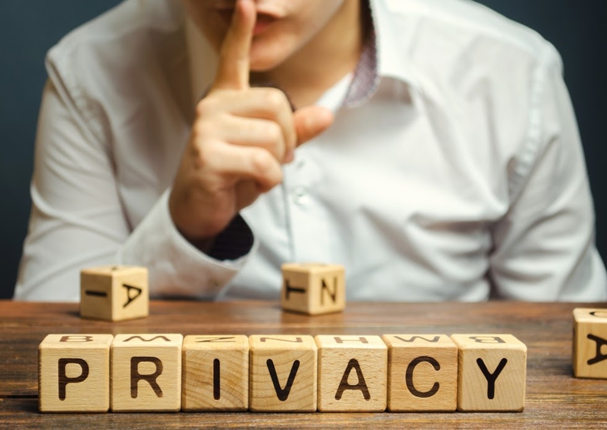 Lack of privacy when running E-commerce stores